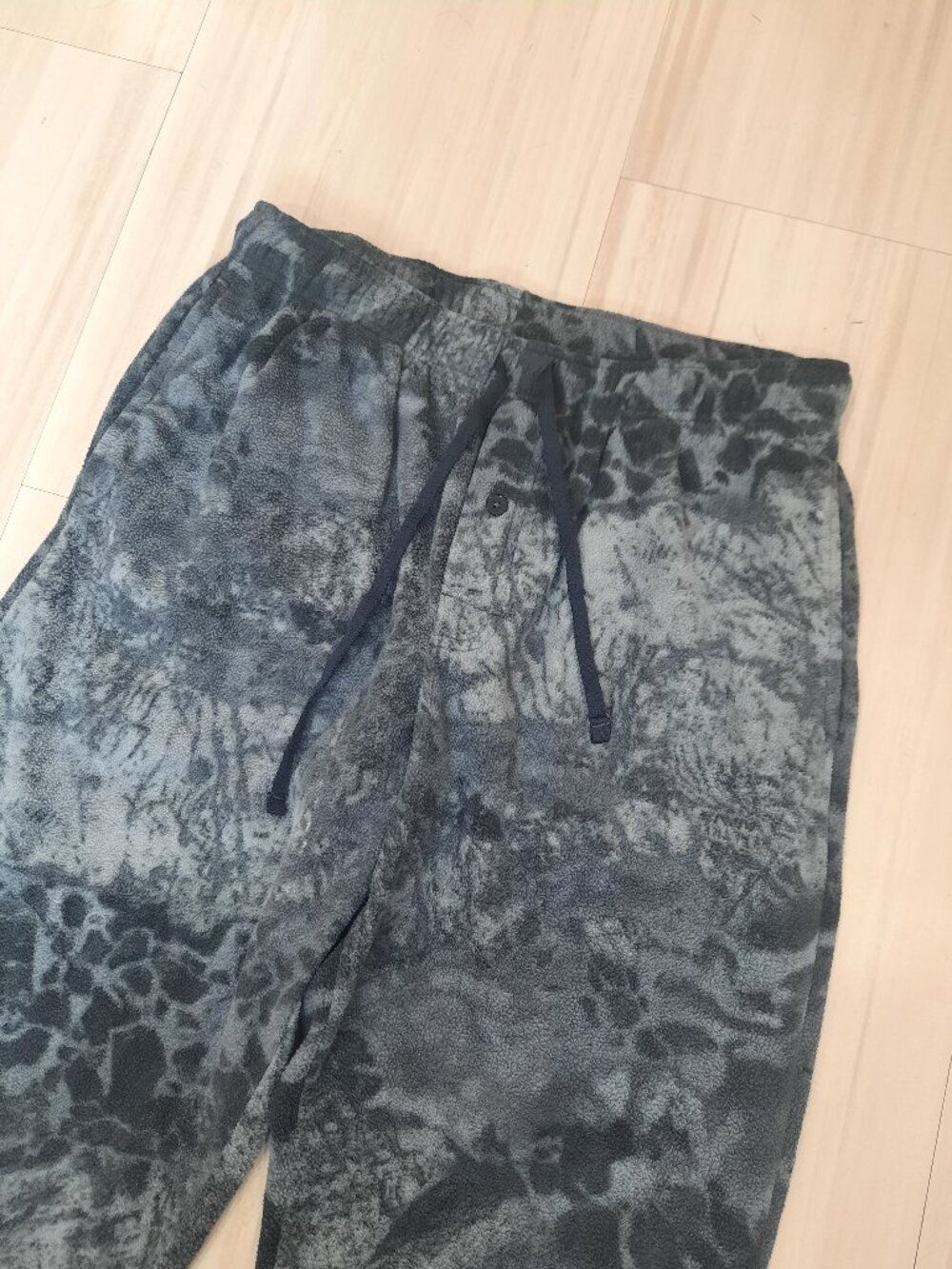 Gray fleece camo sweatpants - RealTree brand - Picture 4 of 9